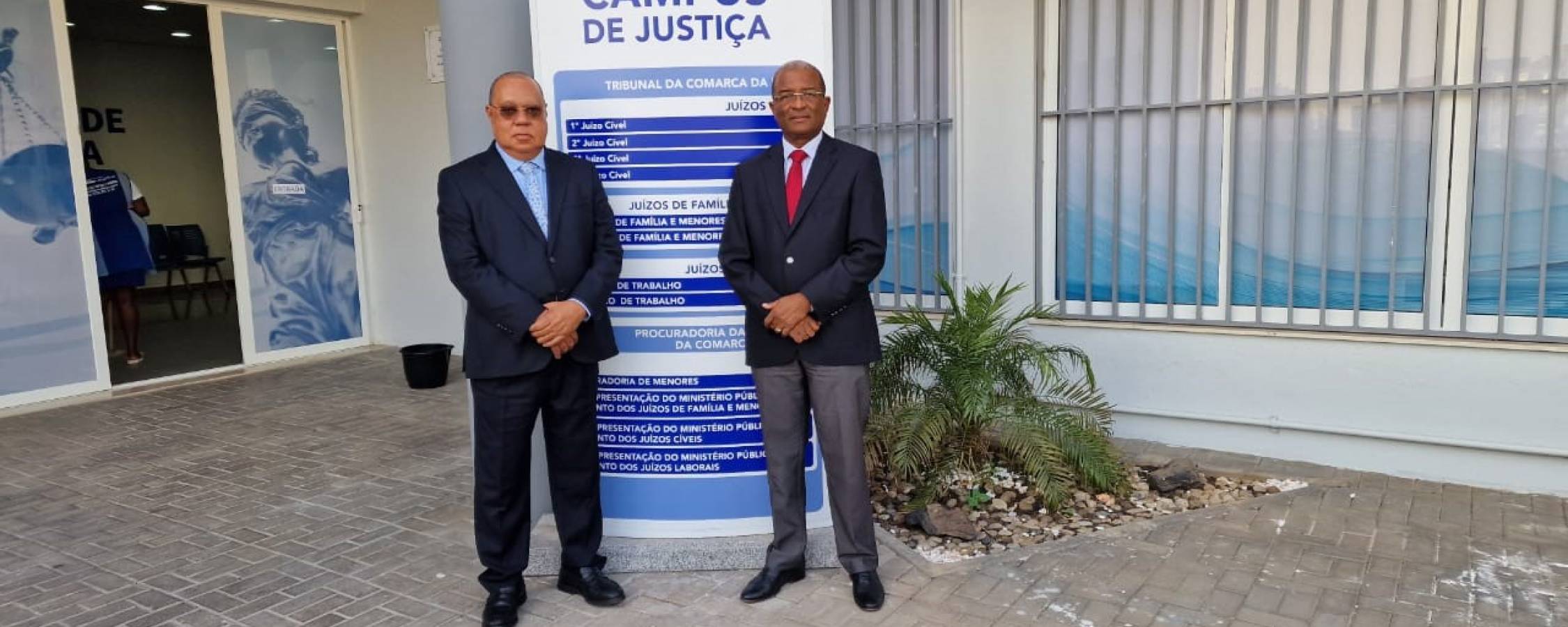 Cai o pano da visita do Procurador-Geral de Angola à Cabo Verde. As duas Procuradorias-Gerais querem reforçar cooperação com “coisas concretas”